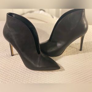 Nine West Black Leather Booties 4”